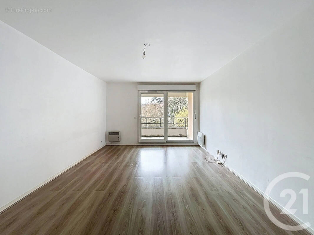 Appartement à DAMMARIE-LES-LYS