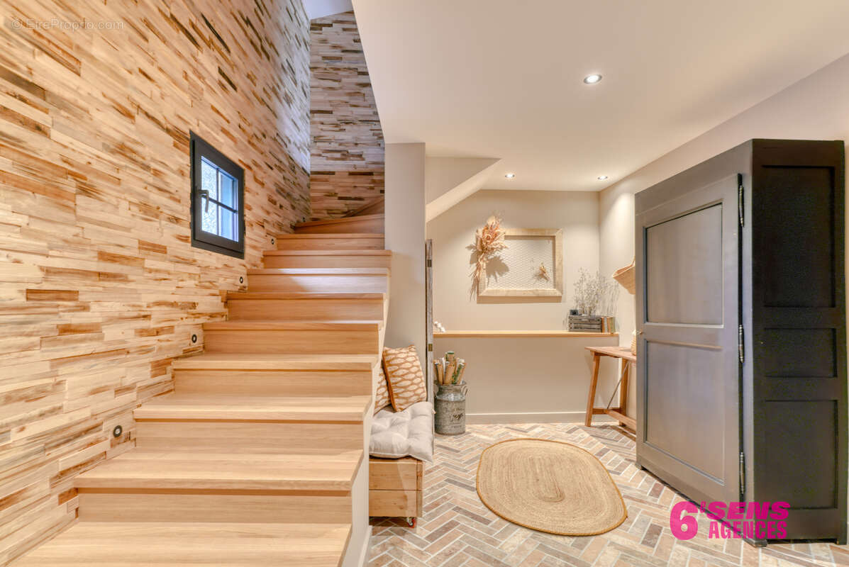 Maison à SAINT-BONNET-DE-MURE