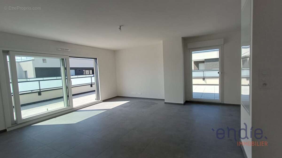 RESPIR'IMMO Altkirch by Endie vous propose ce superbe appartement 4 pièces en attique avec une terrasse exceptionnelle de 79 m²  - photo 5