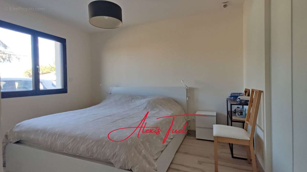 Maison à AMBARES-ET-LAGRAVE