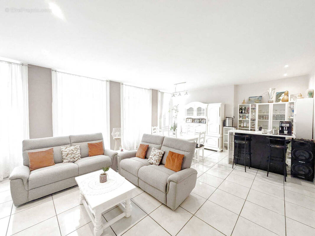 Appartement à SAINT-ETIENNE