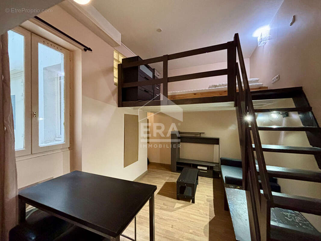 Appartement à LEVALLOIS-PERRET