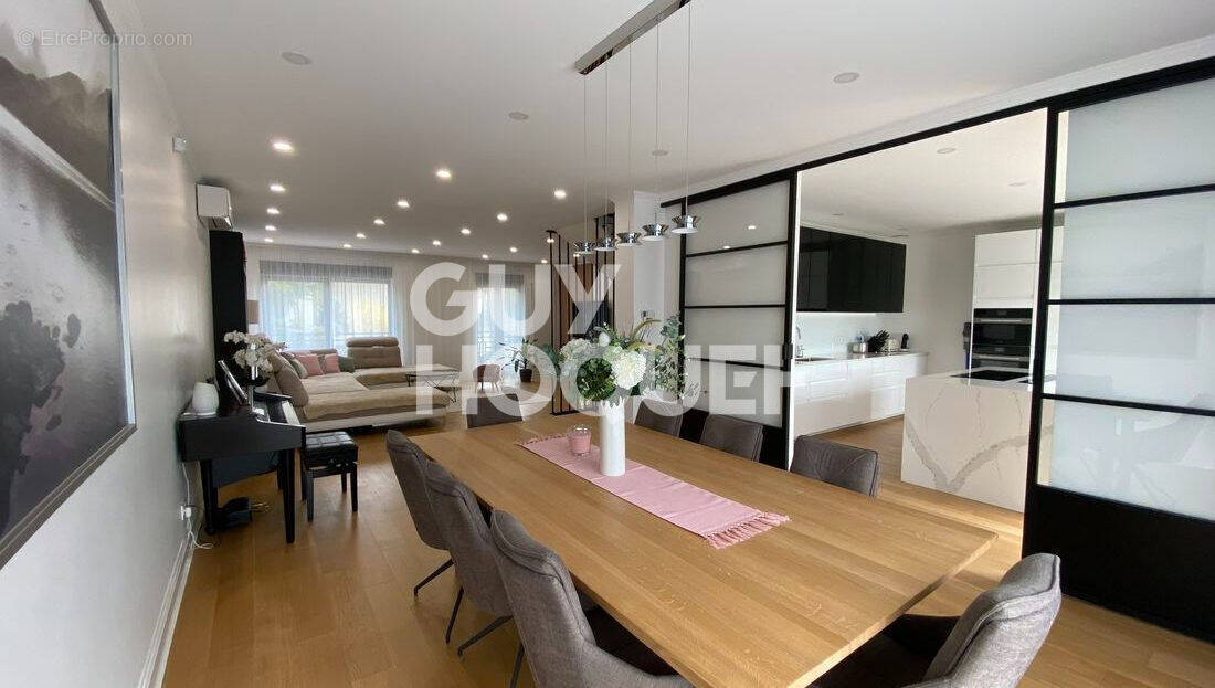 Maison à LES PAVILLONS-SOUS-BOIS