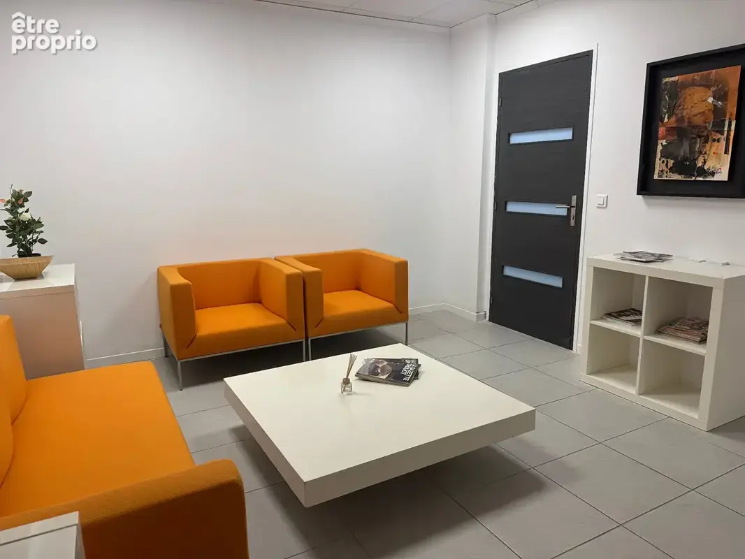 Appartement 108M² EGUILLES - PARKING 265 000 - photo 3