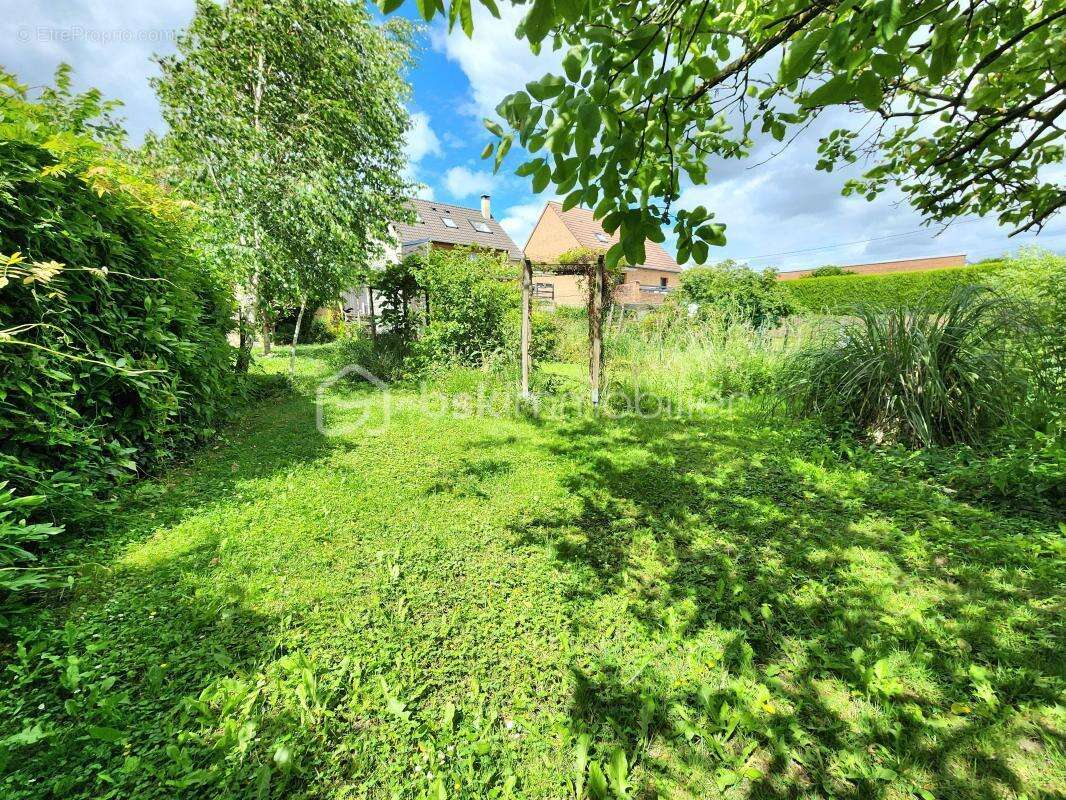 Maison individuelle, 3 grandes chambres, jardin, local commercial récent, sous-sol - photo 11