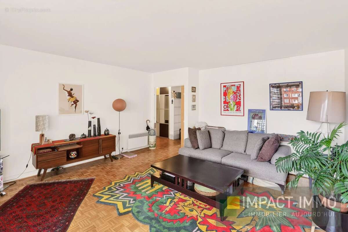 Appartement à COURBEVOIE