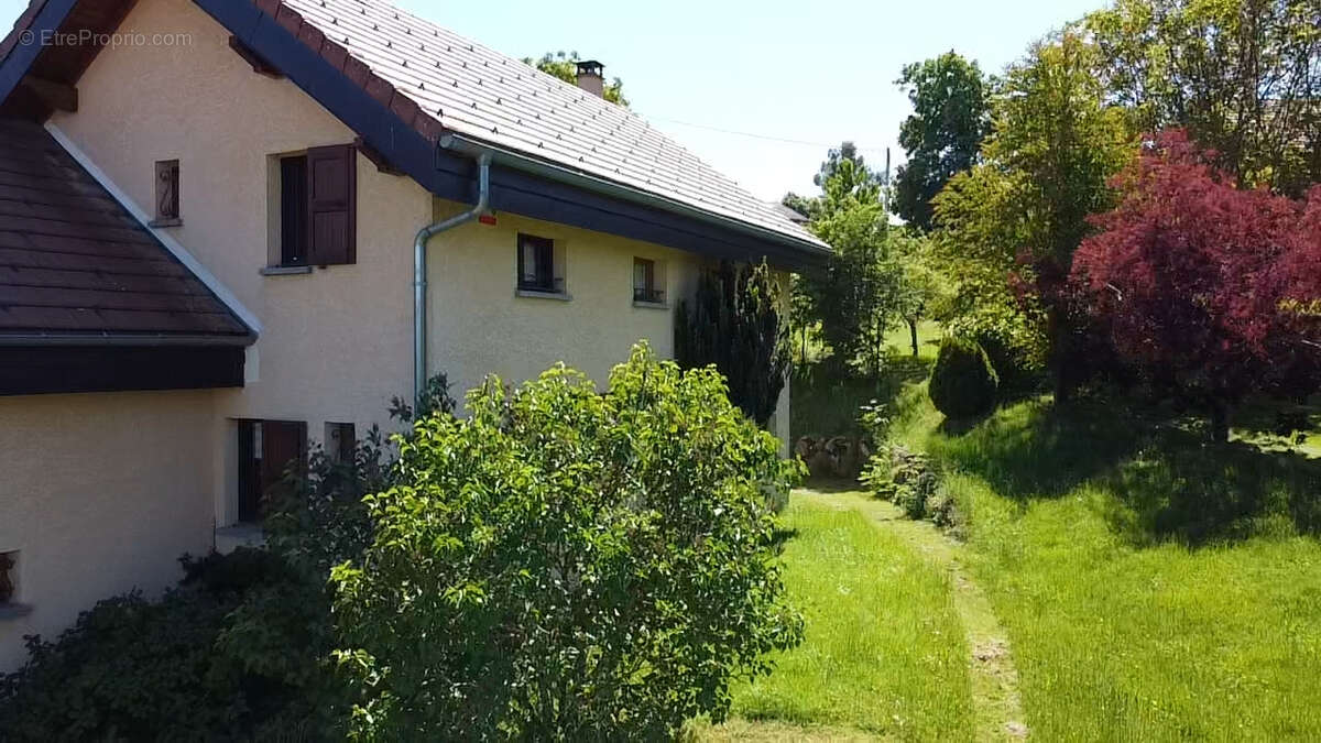 Maison à SAINT-GEOIRE-EN-VALDAINE