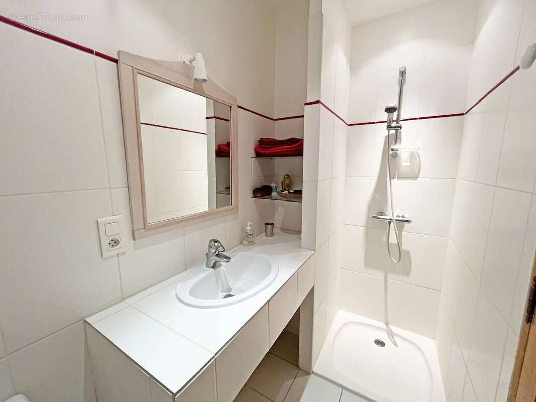 Maison à L'ISLE-SUR-LA-SORGUE