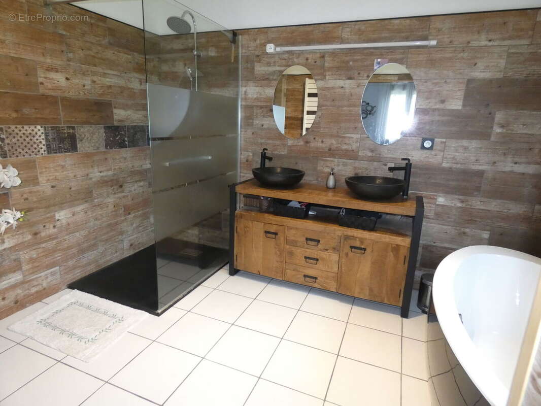 Maison 170 m² à Lons-Le-Saunier  - photo 16