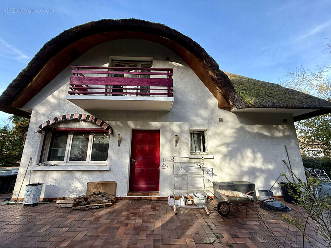 Maison à COMMELLE-VERNAY