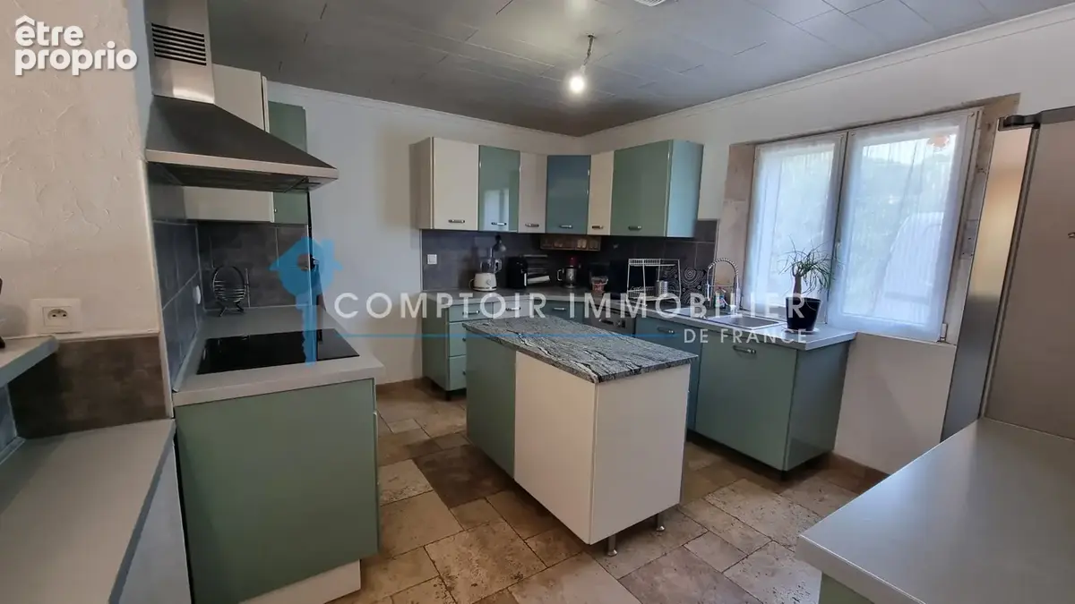 VAR (83) - À VENDRE - SALERNES - Villa atypique avec 5 chambres dans un superbe environnement - photo 10
