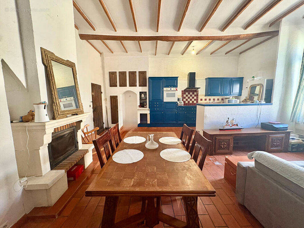 Appartement à ROQUEVAIRE