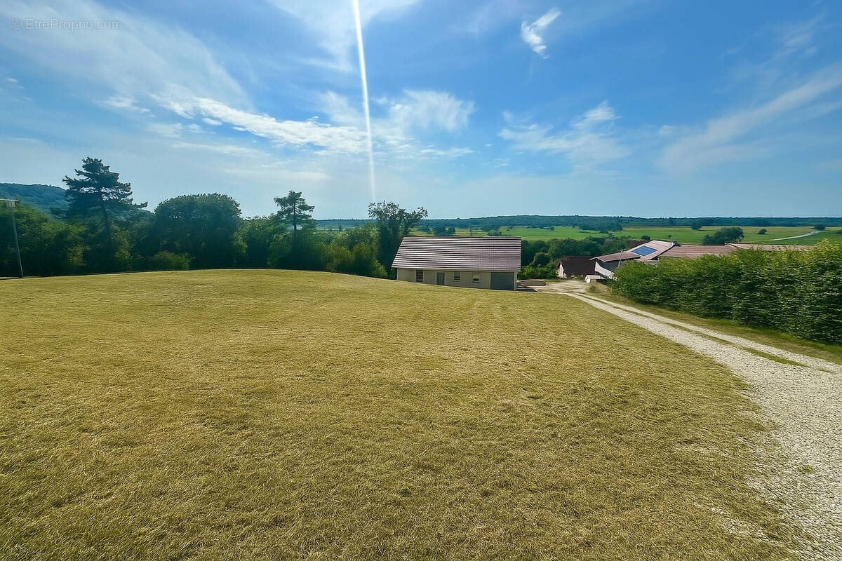 Terrain à SAINT-VIT