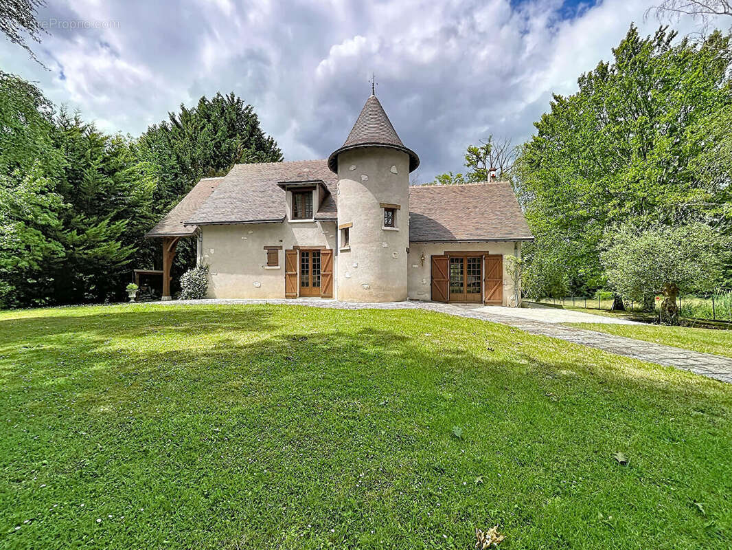 Maison à CELLETTES