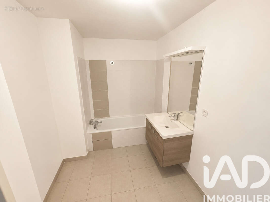 Photo 8 - Appartement à OULLINS