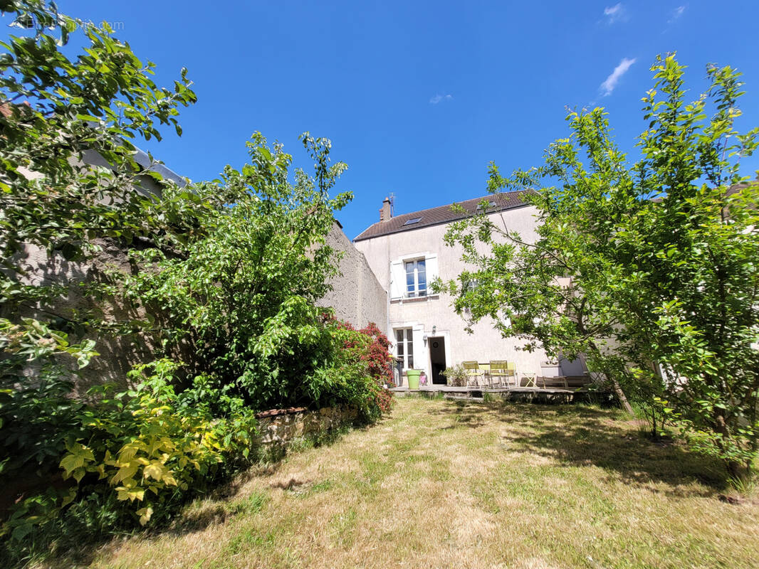 Maison à AUNAY-SOUS-AUNEAU