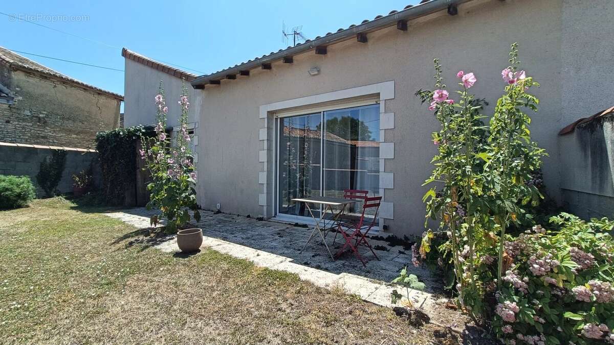 Maison à NEUVILLE-DE-POITOU