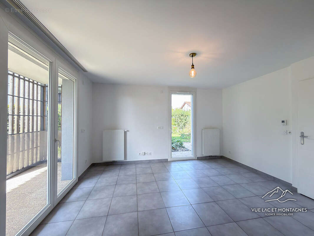 Appartement T2 43 m²  Rez-de-jardin, jardin privatif 96 m², garage fermé - photo 8
