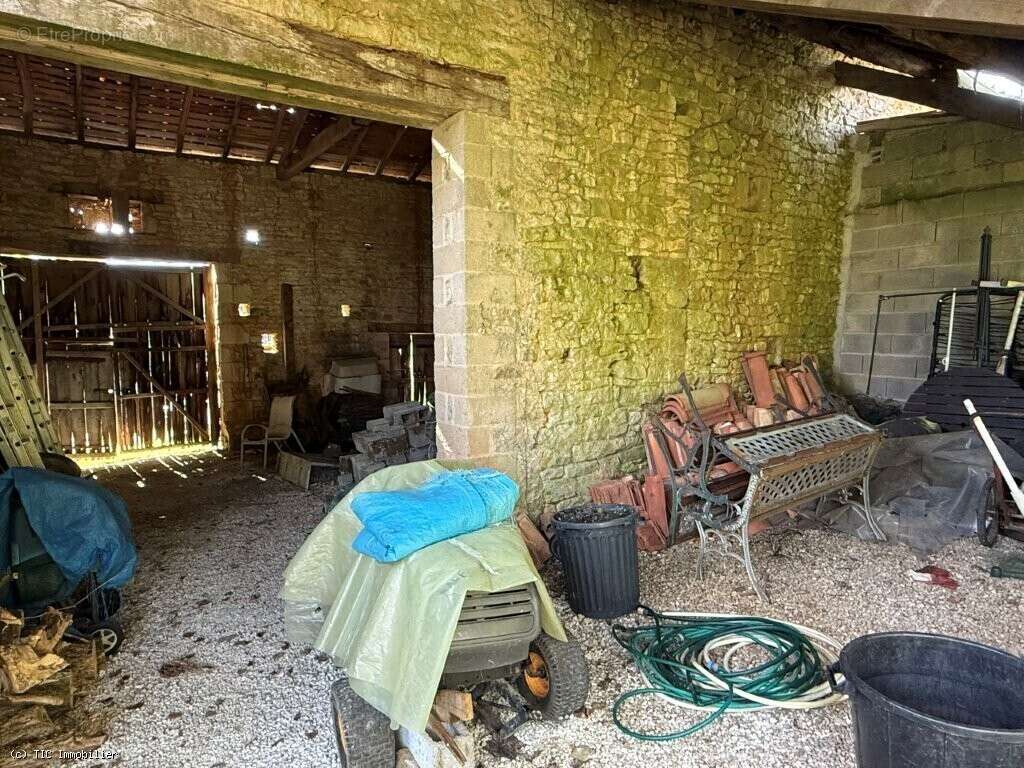 Maison à CHAMPAGNE-MOUTON