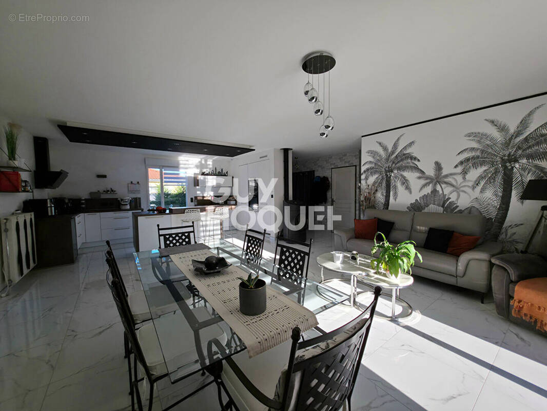 Maison à MONTVERDUN