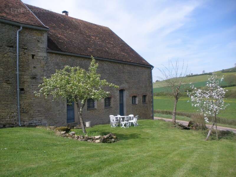 Maison à PRECY-SOUS-THIL
