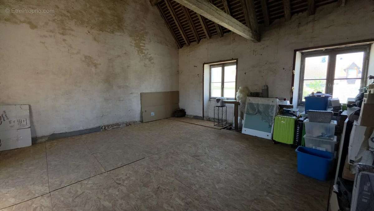 À vendre : maison de 3/4 chambres avec hangar à La Trimouille - 86 - photo 17