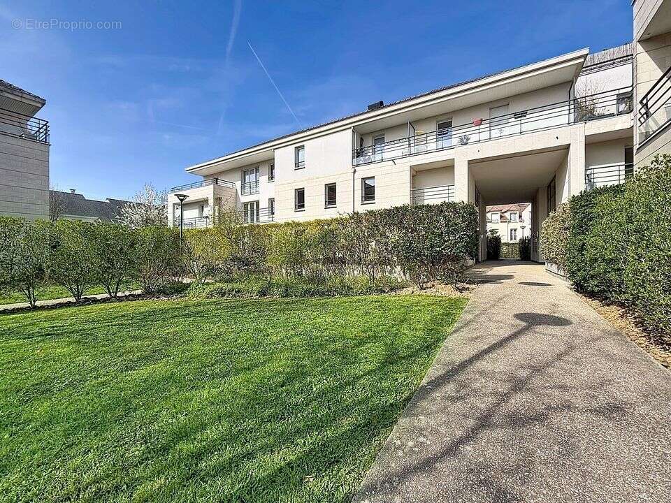 Appartement à MONTIGNY-LE-BRETONNEUX