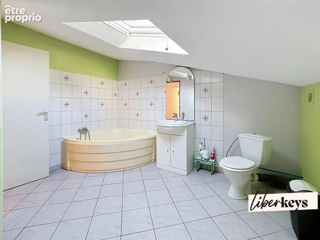 COUP DE CŒUR ATYPIQUE AU CŒUR DES VIGNES  Maison de 120 m², 4 chambres, source naturelle, grand garage avec atelier - photo 15
