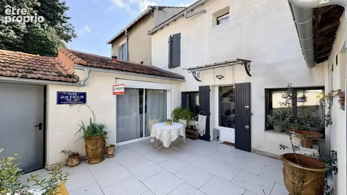 Maison de charme rénovée avec extérieur, stationnement et ja - photo 3