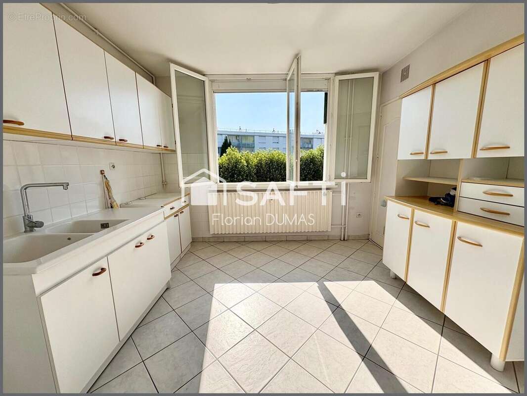 Appartement 74 m² à Bourg-Les-Valence  - photo 3