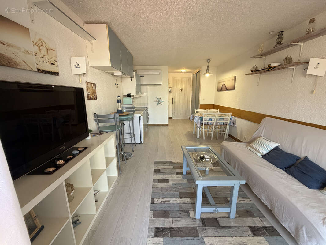 Coup de cœur à Cap Coudalère   Grand Studio Rénové avec Vue Port & espace vert - photo 6