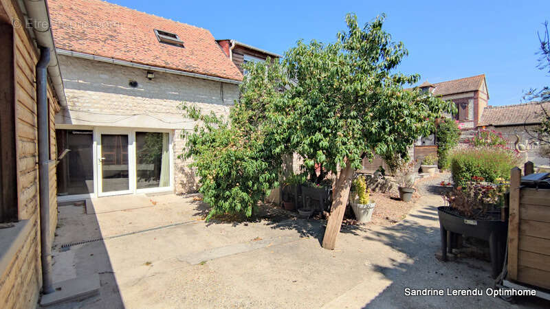 L'élégance d'une grande maison de village Normande en Pierre de Taille de 298 m² à réinventer - photo 14