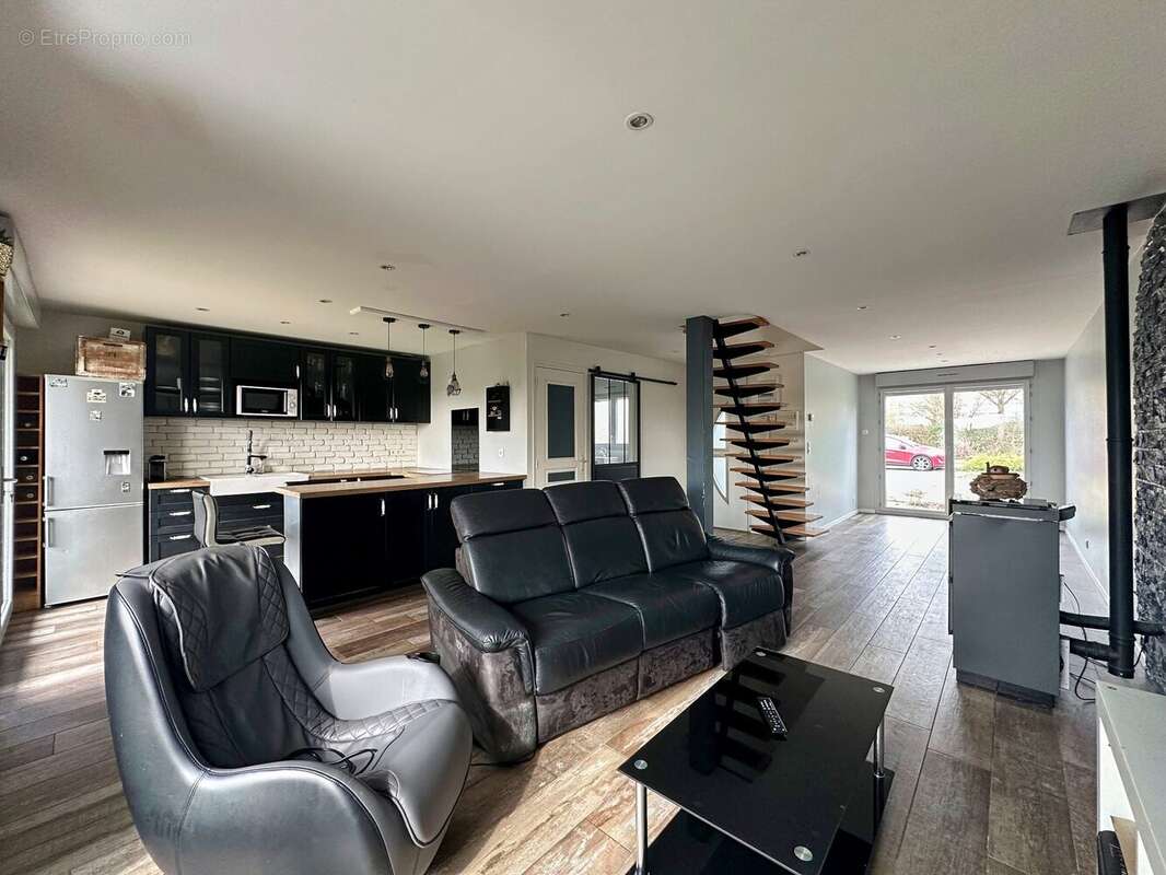 Maison à MAGNY-LES-HAMEAUX