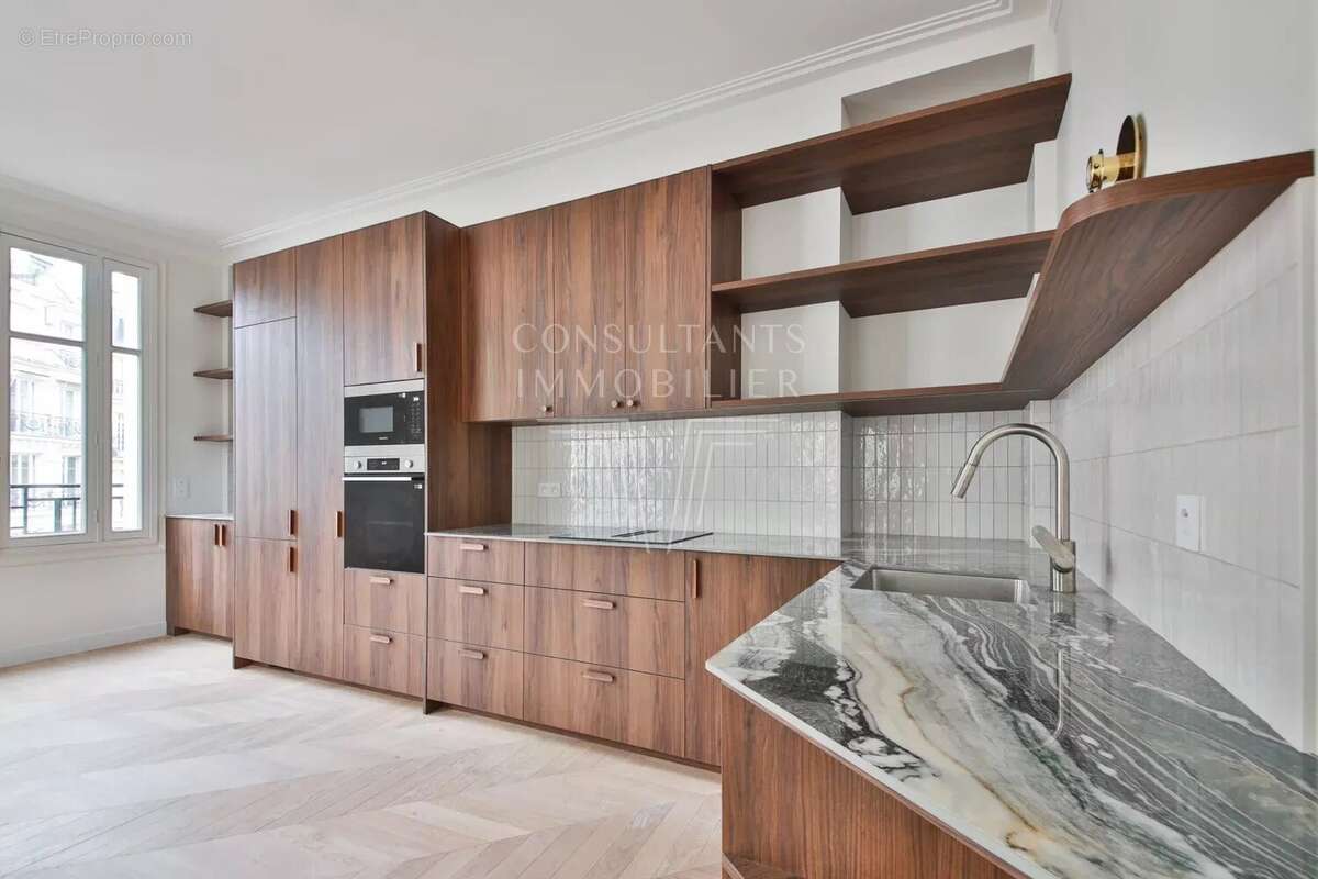 Passy. superbe cinq pièces rénové. - photo 3