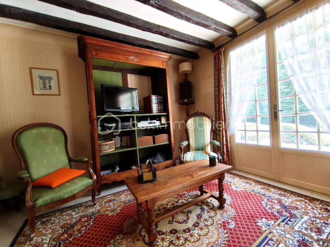 Maison familiale de 150 m² à rénover avec sous-sol complet - photo 6