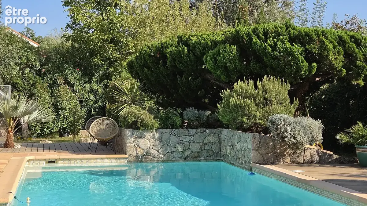Villa rénovée design avec piscine - photo 2