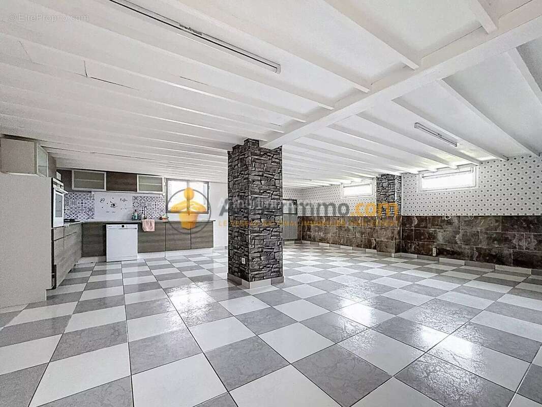 Maison à CUISSY-ET-GENY