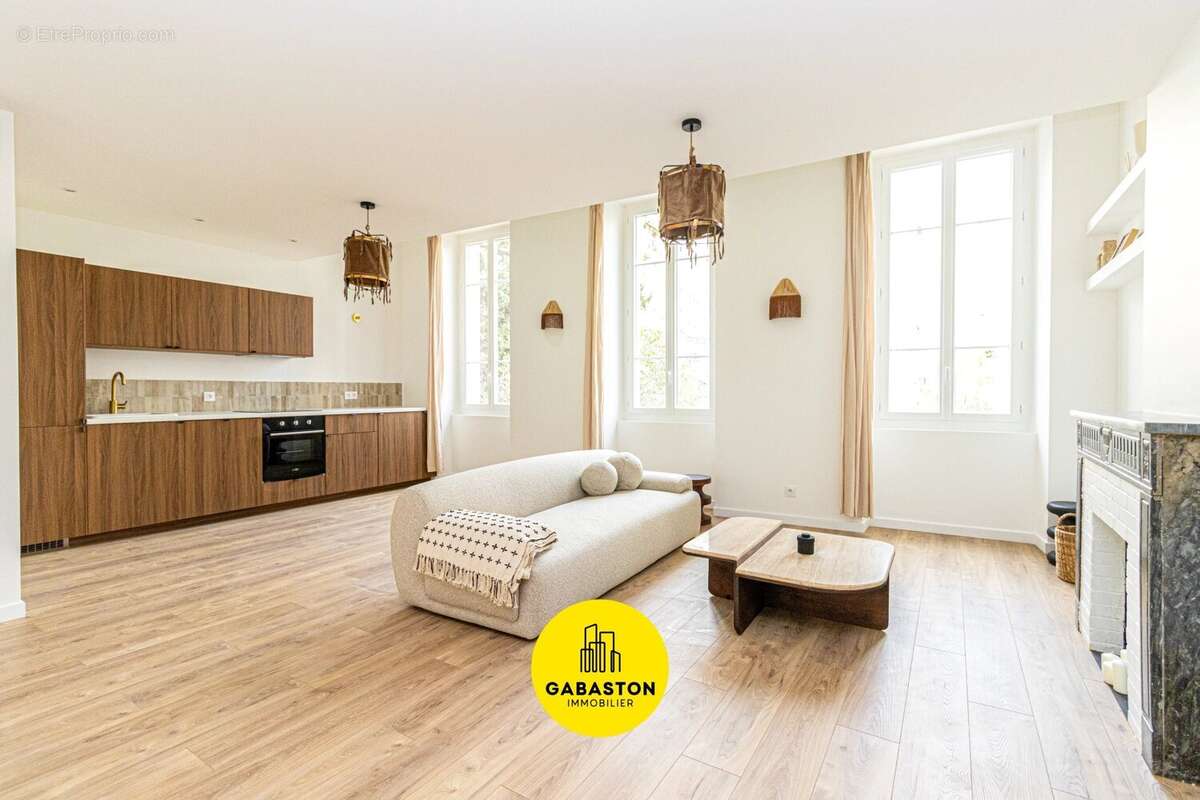 Appartement à MARSEILLE-4E