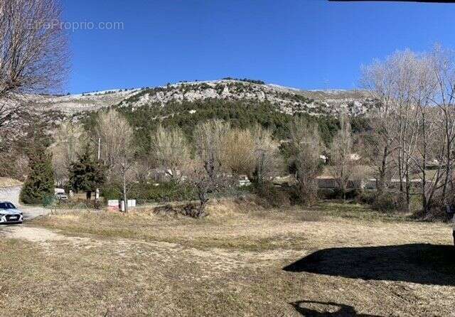 Terrain à ESCRAGNOLLES