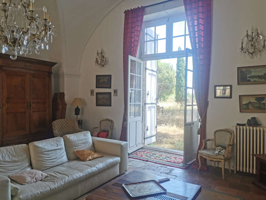 Maison à LEZIGNAN-LA-CEBE