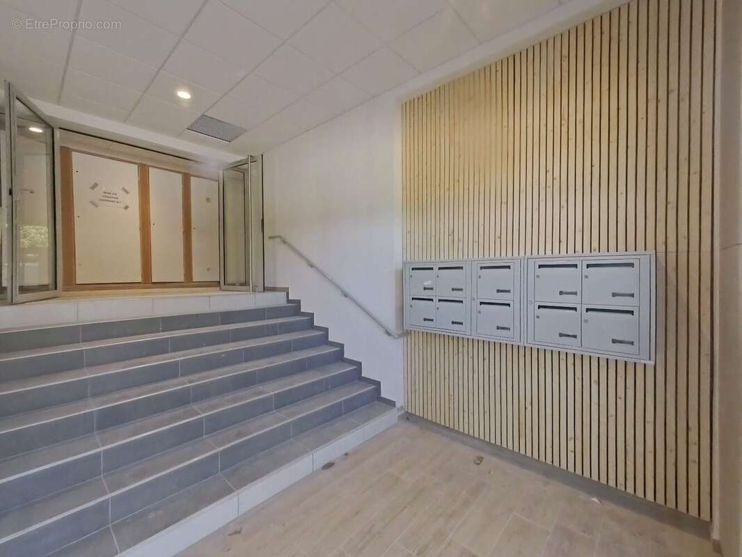 Appartement à VEAUCHE