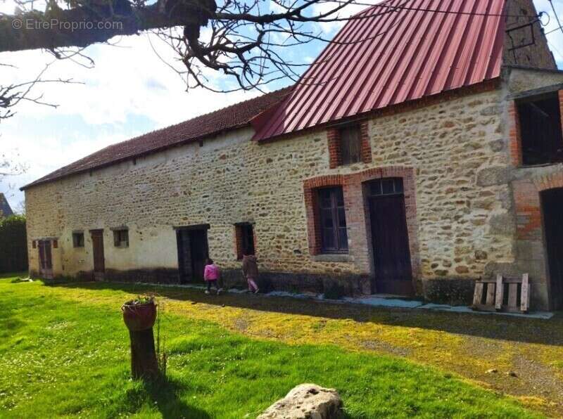 Maison à CHAMBON-SUR-VOUEIZE