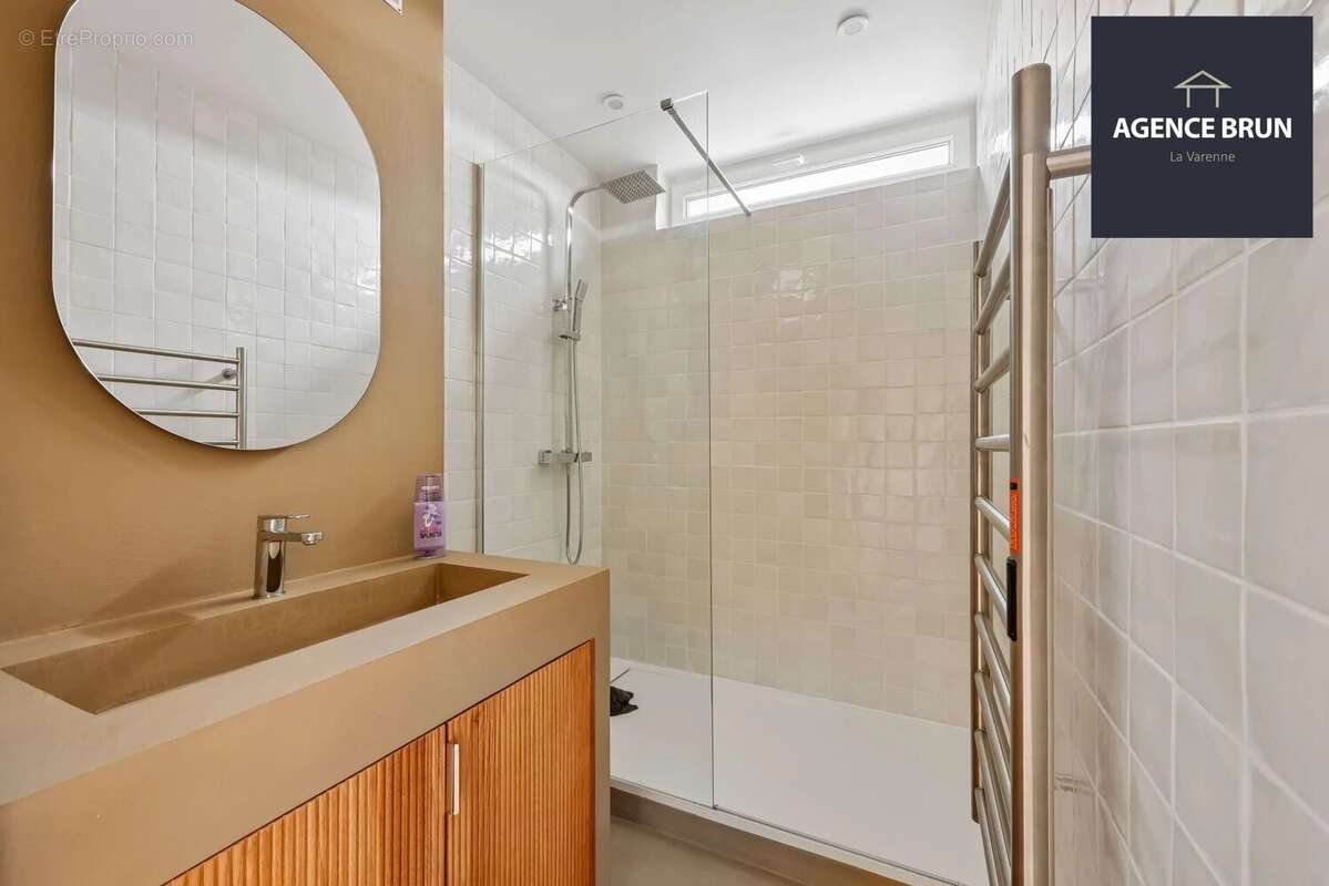 Appartement à SAINT-MAUR-DES-FOSSES