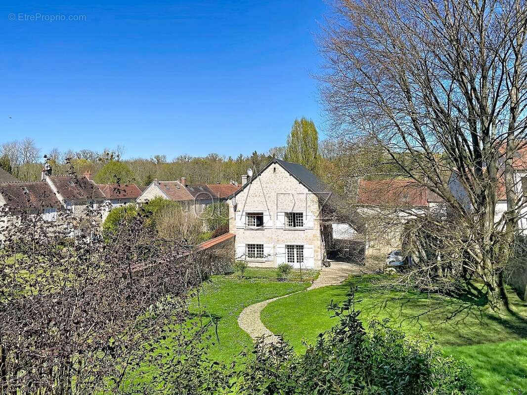Fort potentiel pour cette vaste maison familiale - photo 15