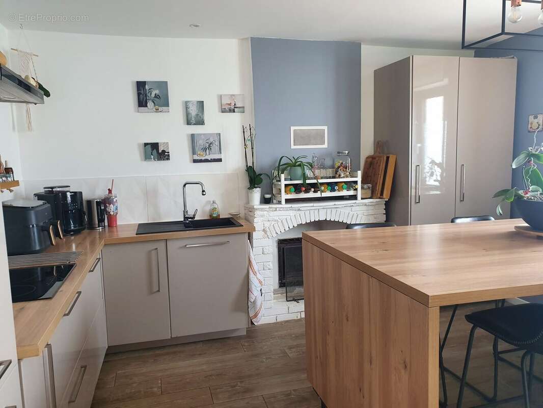 Maison à CHENAC-SAINT-SEURIN-D'UZET