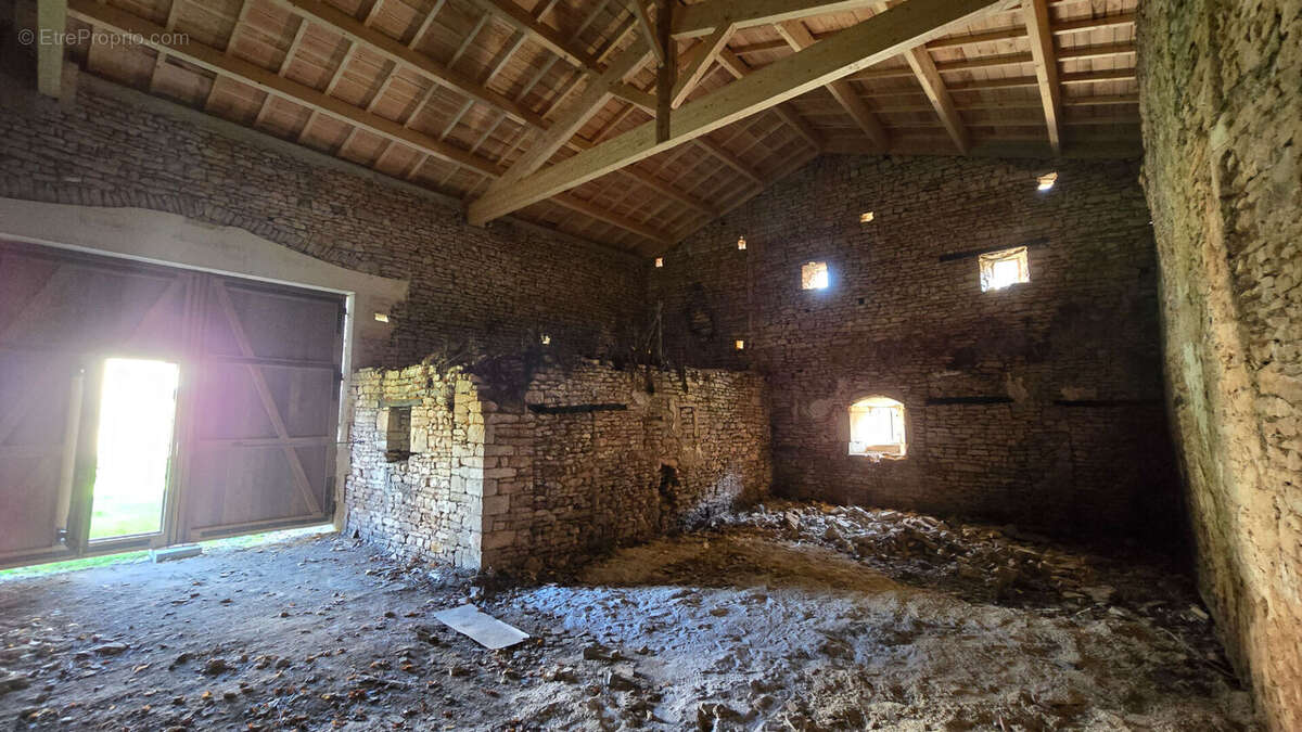 Maison à SAINT-PIERRE-D'EXIDEUIL