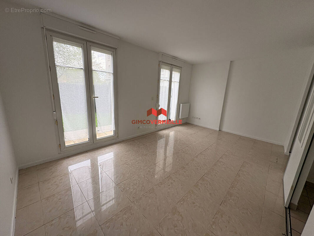 Appartement à VOISINS-LE-BRETONNEUX