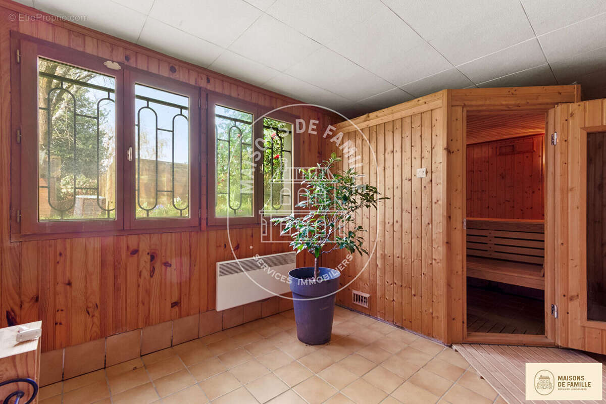 Maison à LA CELLE-SAINT-CLOUD