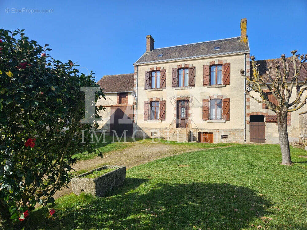 Maison à LA FERRIERE-BOCHARD