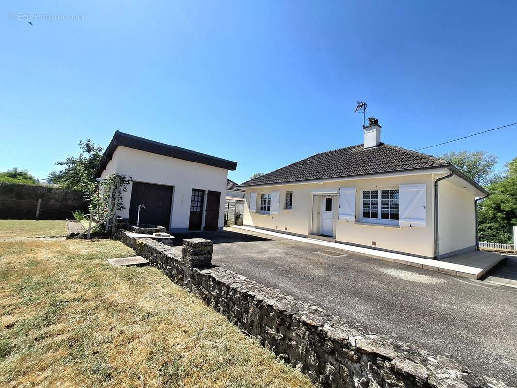 Maison à MARESCHE